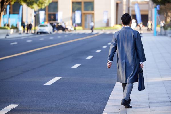 马路抢劫与缓刑的可能性|缓刑适用条件|抢劫案件量刑分析 图2