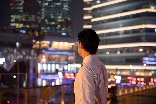 《逆袭防线：现代都市女生勇敢反击的正当防卫传奇》图1