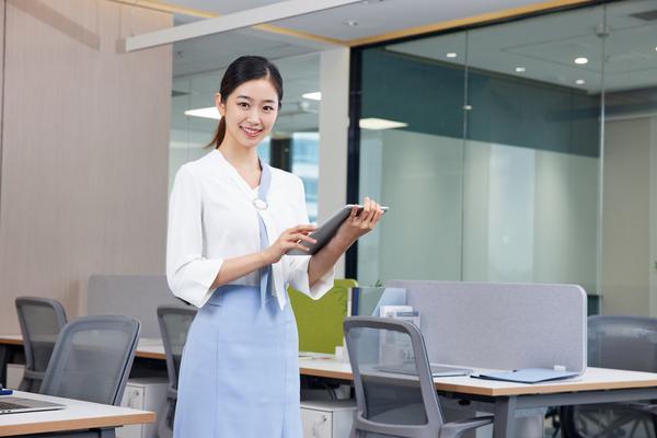 《正当防卫4平板电脑游戏体验：超越界限的娱乐享受》图1