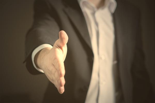 员工福利加班太多导致员工流失，企业如何合理调整？图1