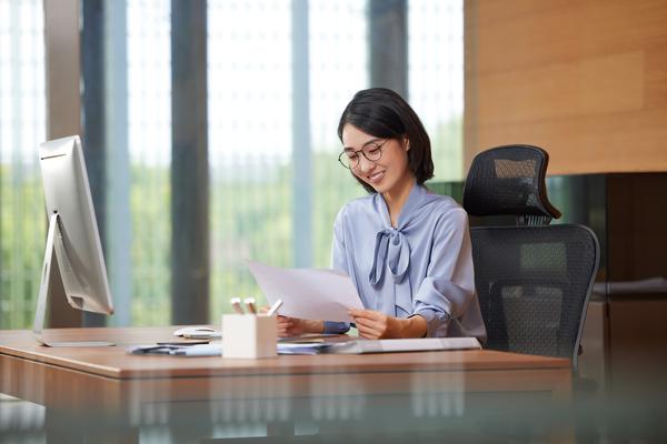 取保候审后，是否需要继续上班？一份详尽的解答 图1