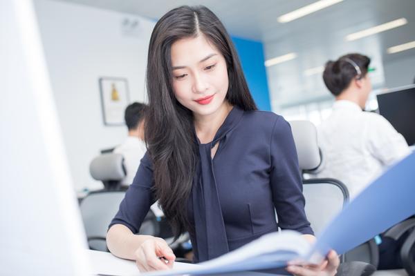 90后女孩正当防卫,成功制止抢劫行为图1
