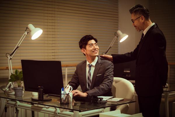 律师行业中的过度加班引发的法律与人性思考 图1