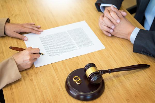 正当防卫4友军和敌人|游戏中的法律地位与冲突分析 图2