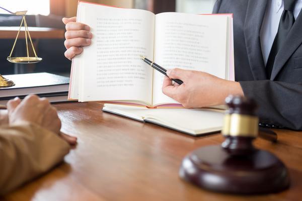 取保候审转移财产会定罪吗？法律解答与实务
