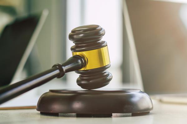 《刑事决定书撤销缓刑：对犯罪分子的再审判与自由之路》 图1