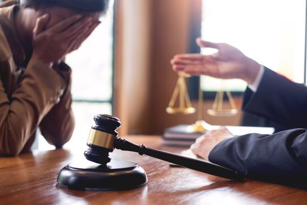 刑事拘留对子女的影响及法律后果分析