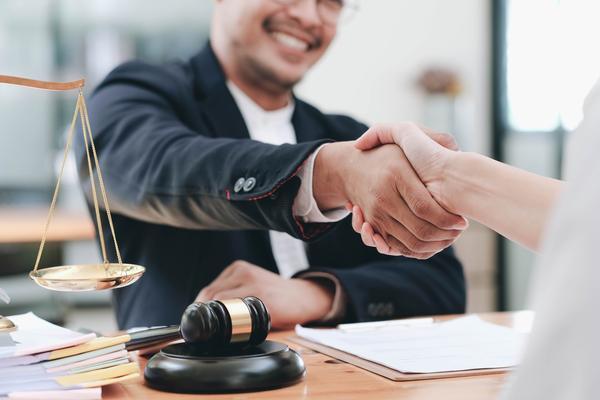 犯罪现场图鉴：基于司法实践的专业分析与实