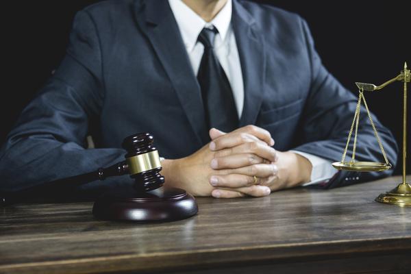 某地区刑事诉讼律师：专业法律服务与实务解