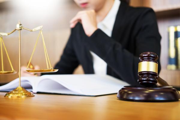 《异地传唤引发争议：被取保候审的当事人如何应对？》图1