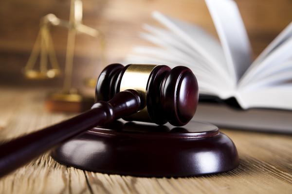 集体刑事诉讼律师费由谁承担？