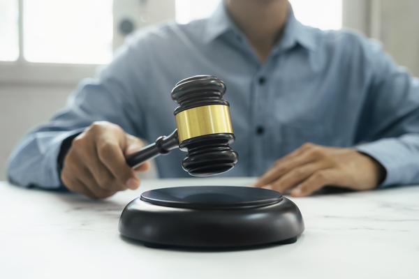 劳务合同骨折的劳动仲裁程序与法律适用 图1