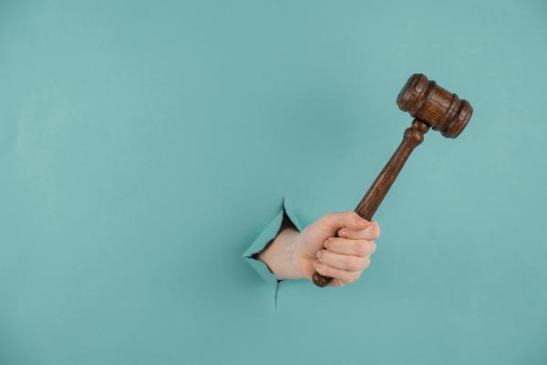 劳动争议仲裁回避申请制度的法律适用与实务