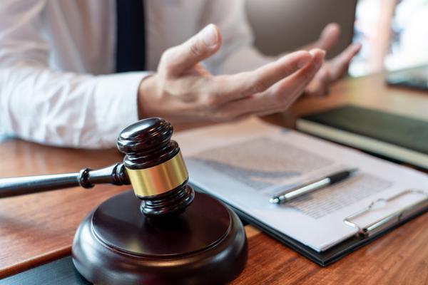 “被判缓刑能当法官吗？法律规定的实际情况分析” 图1