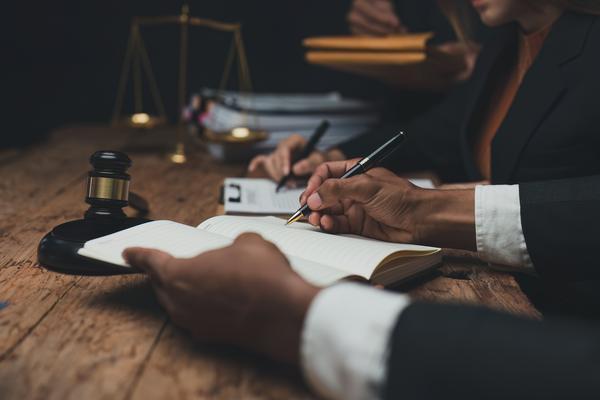 经济犯罪律师咨询：法律实务与案件处理全解析 图2