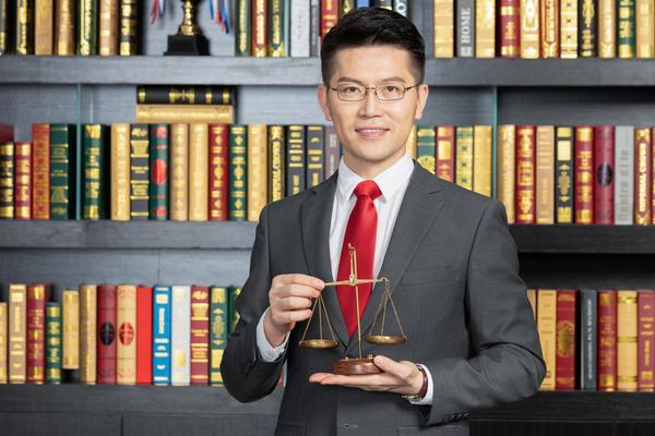 刑事诉讼律师推荐|如何找到合适的法律服务专家 图2