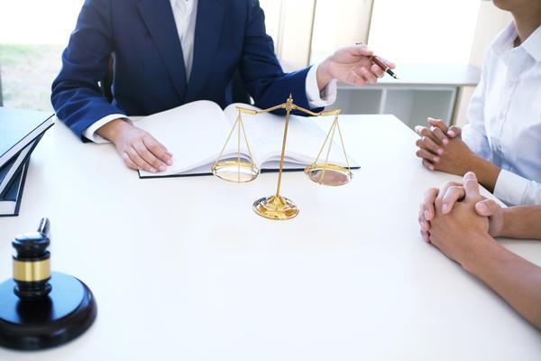 中原刑事诉讼律师法律咨询：实务与策略并重的法律服务新模式 图2