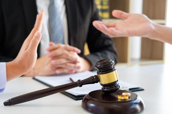 附近刑事诉讼律师所：专业的法律服务选择 图2