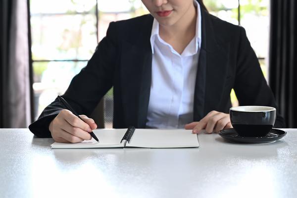 擅长网络犯罪律师|法律服务专业解析 图1