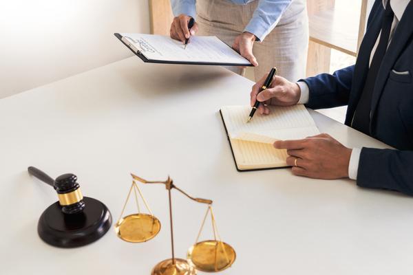 代理取保候审律师推荐|如何选择专业法律服务 图2