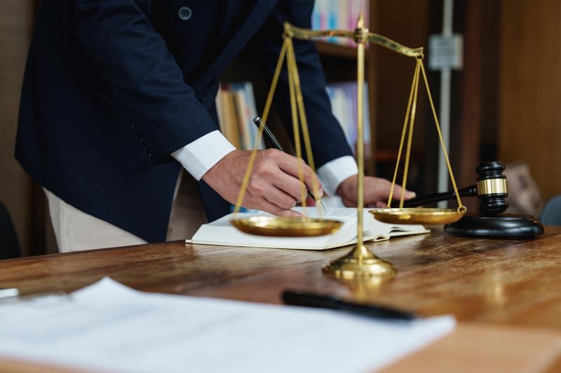 周边刑事辩护律师代理费用解析与影响因素 图1