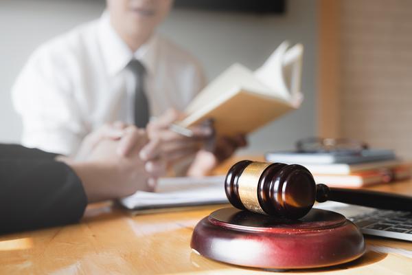 刑事诉讼律师免费咨询|法律援助专家服务 图1