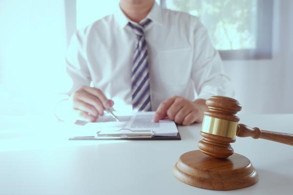 故意伤害罪与个人债务的关系探析 图1