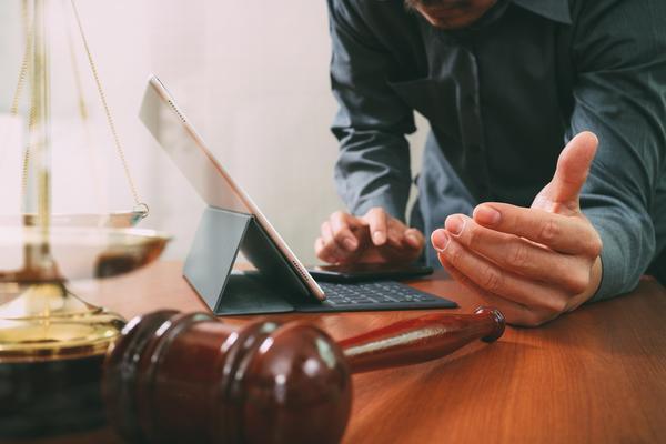 缓刑期间能否再次驾驶机动车？交通事故后的法律责任解析 图1
