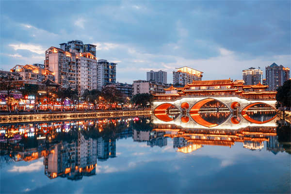 一网红被采取强制措施：网红世界再掀热潮图1
