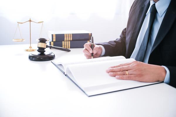 专业刑辩律师费用多少？解析刑事辩护律师收费标准与注意事项 图1